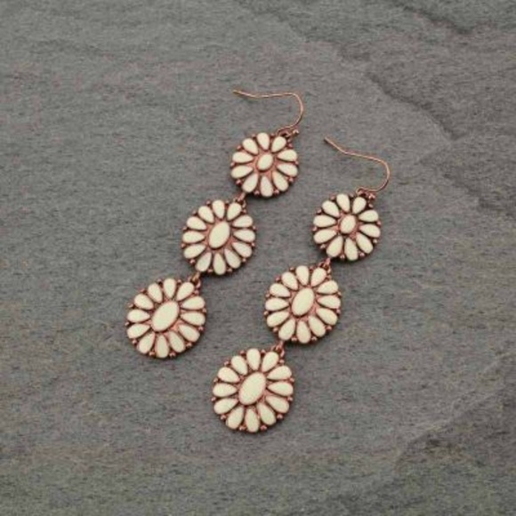 Southwestern Concho Magnesite Epoxy Earrings - Picture 2 of 3
